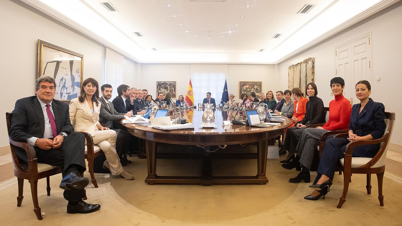 Díaz pide "explicaciones" tras la imputación de Zapatero - Informativo 24h | Ver