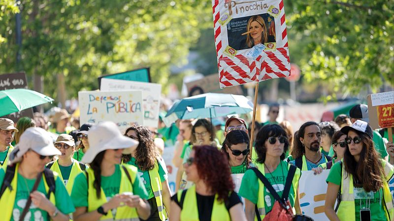 Los profesores salen de nuevo a las calles de Valencia al término de su segunda semana de huelga