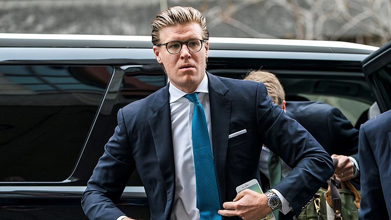 Condenan a un abogado vinculado a Donald Trump por mentir al FBI en el caso de la trama rusa