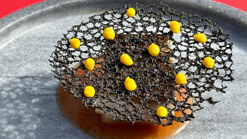 Receta de corvina, tinta y emulsión de azafrán en MasterChef 14