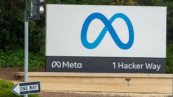 Logo de la compa�ia META en la sede central de la misma en California