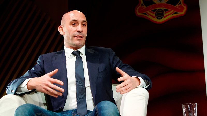 Rubiales y Larrea pactan el voto secreto pero el TAD anula la fecha prevista para las elecciones