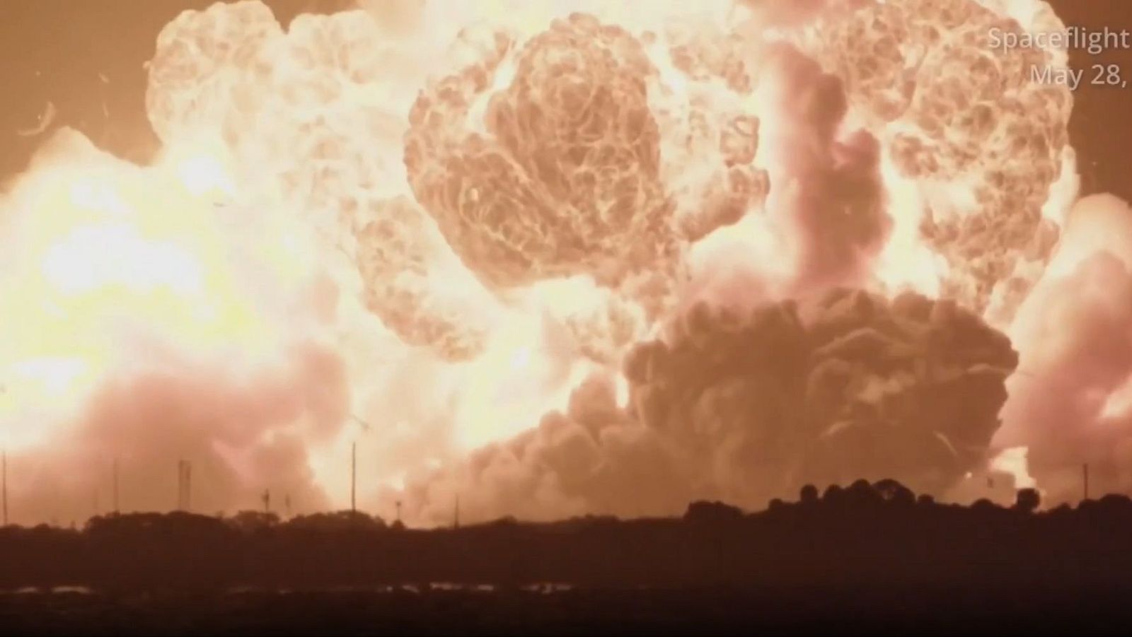 Un cohete de Blue Origin explota en la plataforma de lanzamiento - RTVE Noticias Vídeo | Ver