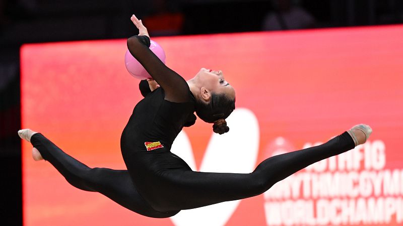 Alba Bautista, Daniela Picó y el conjunto español luchan por las medallas en el Europeo de Gimnasia Rítmica