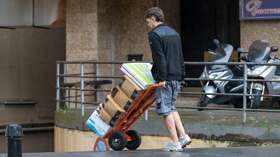 Asturias reduce el paro un 2,3% y baja de los 50.000 desempleados
