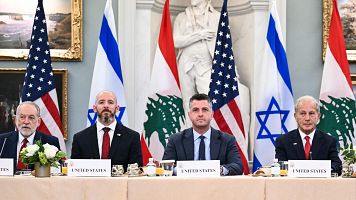 Israel y L�bano acuerdan un alto el fuego bajo la evacuaci�n de todos los miembros de Hizbul� del sur del pa�s