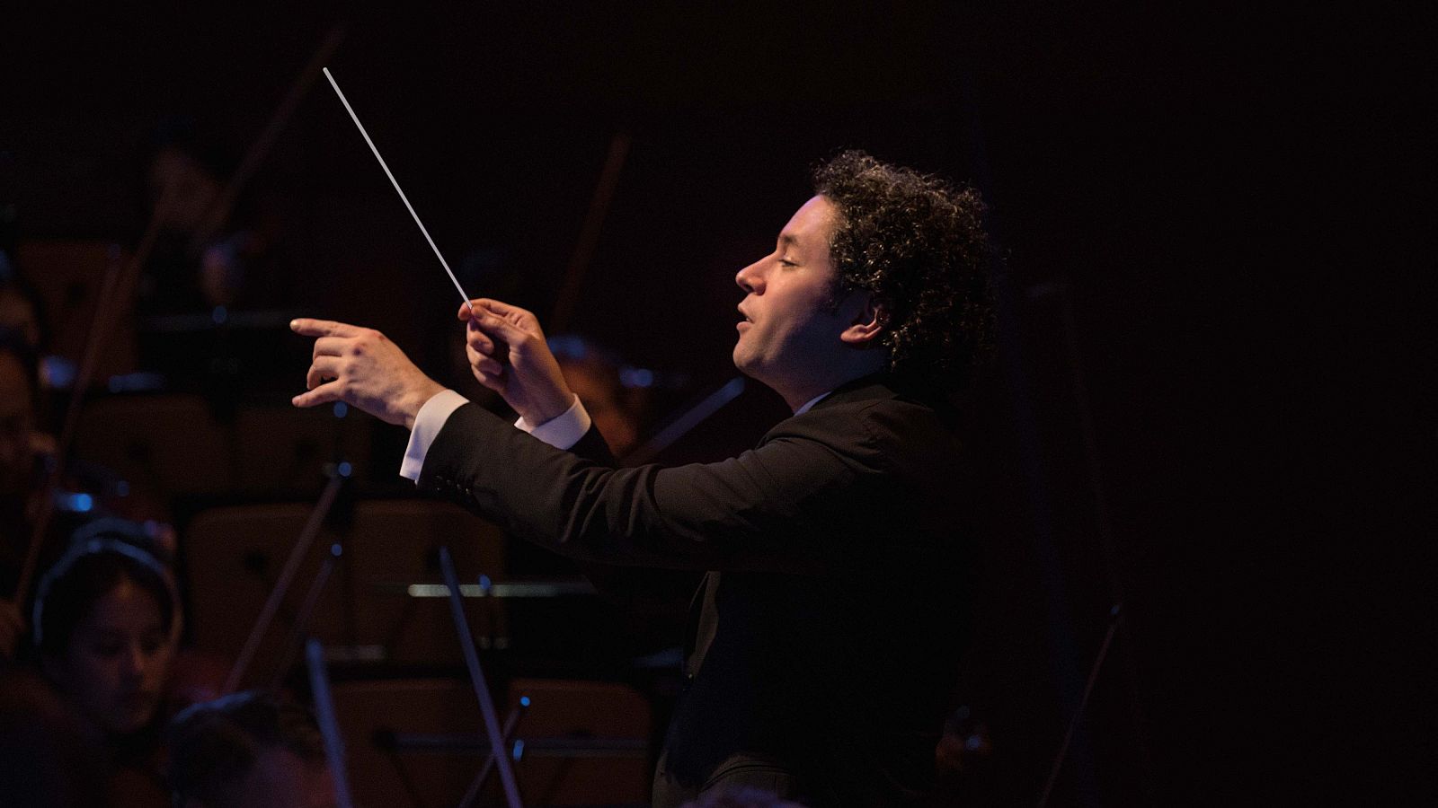Gustavo Dudamel dirige la Orquesta Sinf�nica RTVE en el D�a Mundial del C�ncer de Pr�stata