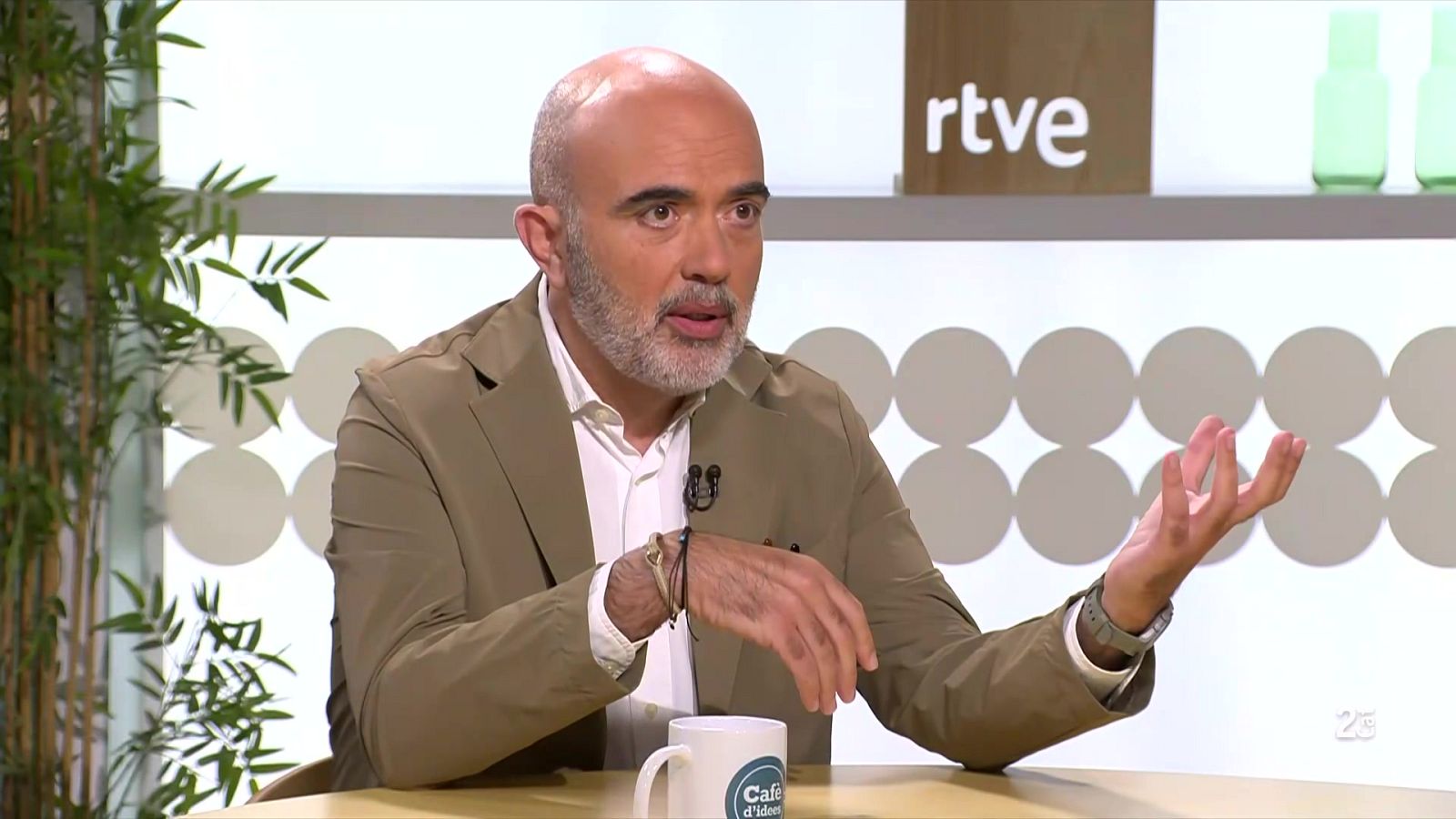 Sirera veu "impossible" negociar la moció de censura amb Junts a Waterloo