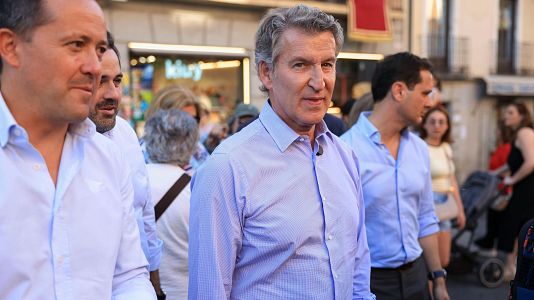 El portavoz del PP, Borja S�mper, durante una rueda de prensa en la sede del Partido Popular