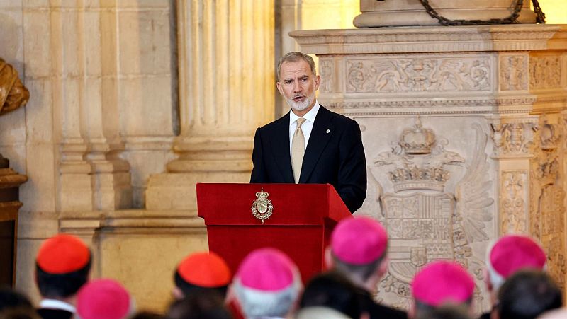 El rey lamenta el "dolor" por los abusos en la Iglesia y agradece al papa su "claridad y firmeza"