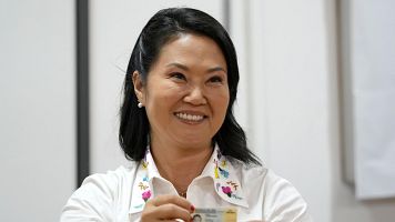 Fujimori ganar�a por un estrech�simo margen las elecciones presidenciales en Per�, seg�n encuestas a pie de urna