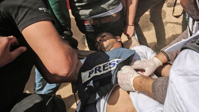 Muere un periodista palestino y otros siete resultan heridos por disparos israelíes en las protestas en Gaza