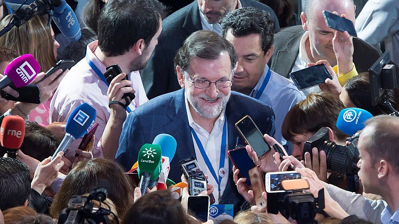 Rajoy ratifica todo el apoyo del PP a Cifuentes por su máster y remite al resultado de la investigación