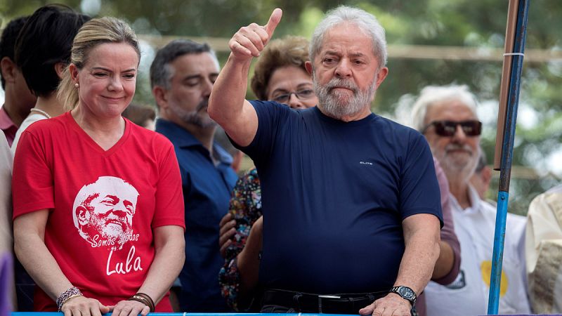 Lula anuncia que va a atender el mandato de prisión