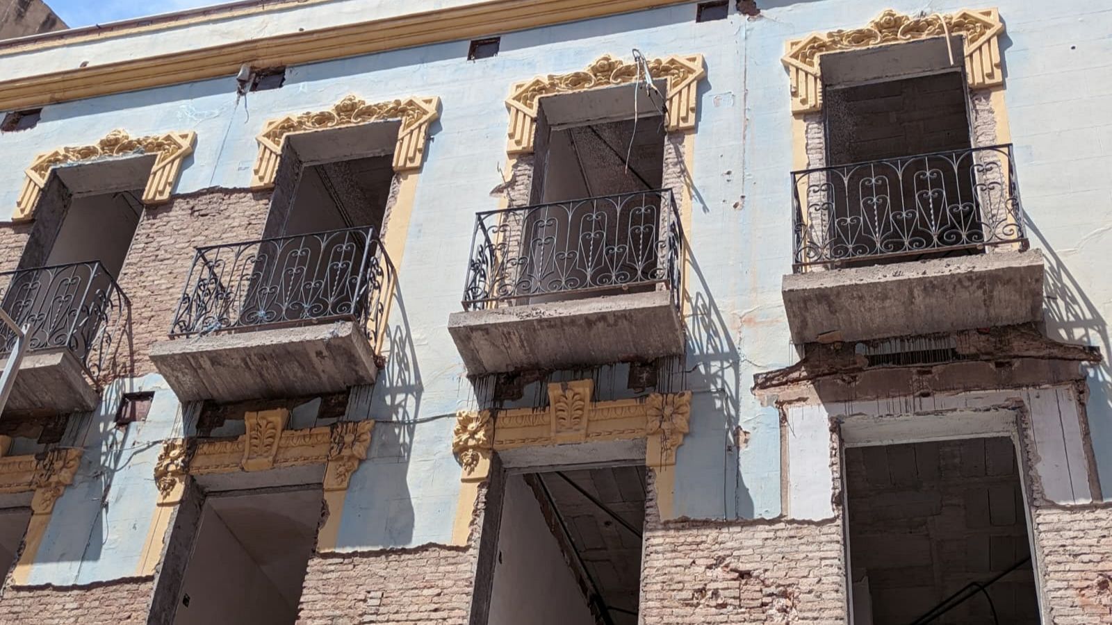 Alertan de la destrucción de edificios modernistas a pesar de las inversiones | Ver