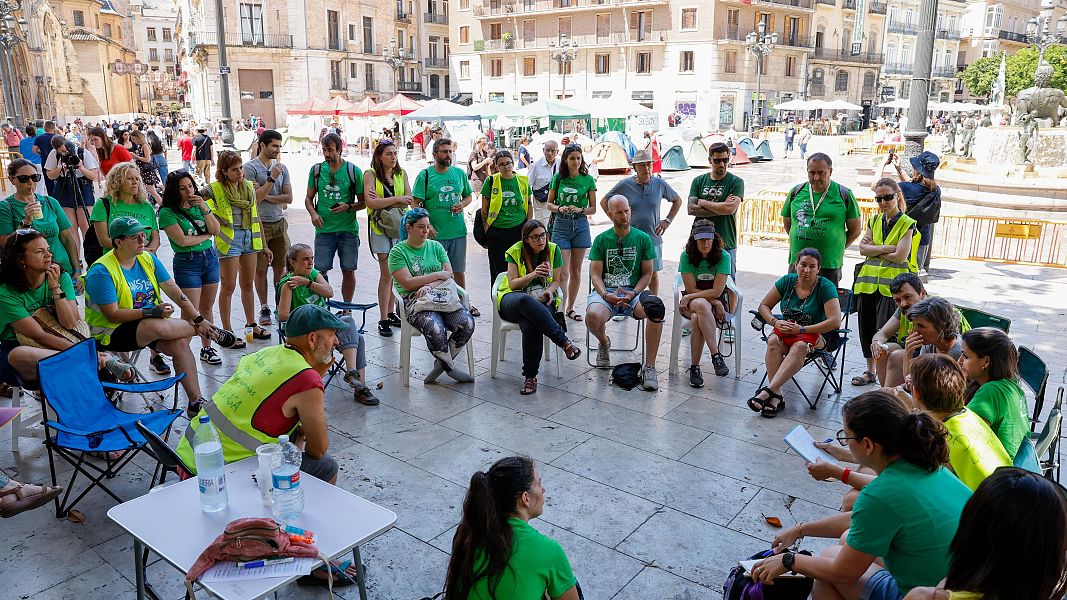 Los docentes valencianos anuncian una "suspeni�n temporal" de la huelga