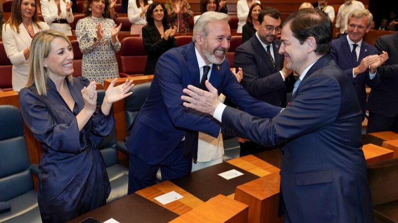Mañueco jura su cargo como presidente de Castilla y León con el apoyo de Vox y voluntad de "ser mejor" e "ilusionar"