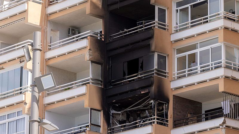 Mueren dos personas en un incendio en un bloque de viviendas en Magaluf