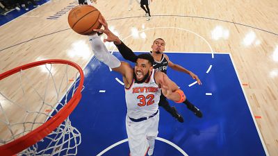 Una final de pel�cula y una remontada de 29 puntos dejan a los Knicks a un partido de ganar la NBA