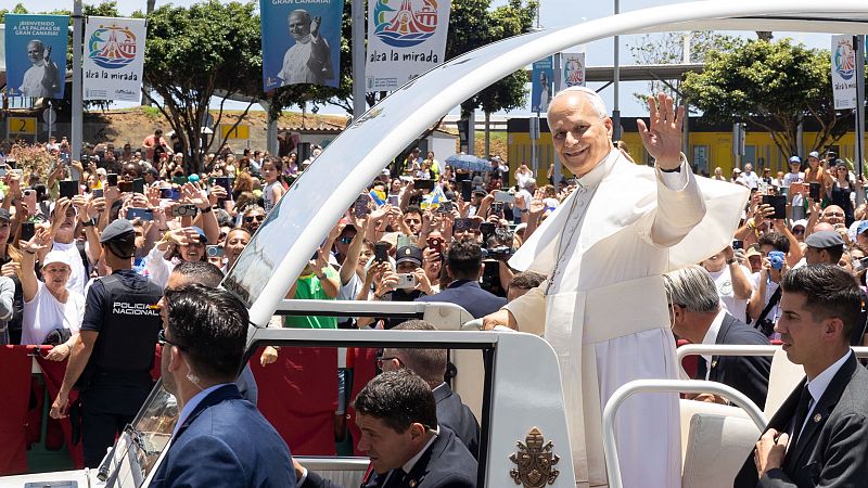 Le�n XIV en el papam�vil por las calles de Las Palmas de Gran Canaria