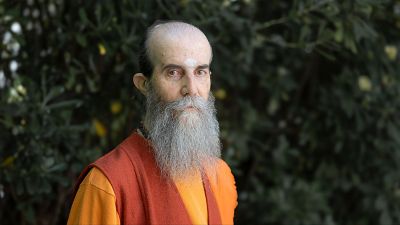 El monjo hinduista Swami Satyananda Saraswati, a 'Noms propis'