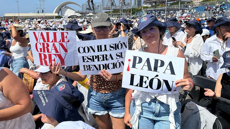 El silbo gomero anuncia la llegada de León XIV a Tenerife, una isla hospitalaria desde donde se despide de España