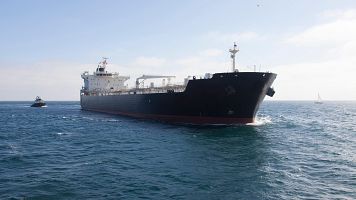 El Reino Unido intercepta por primera vez un petrolero de la llamada 'flota fantasma' de Rusia