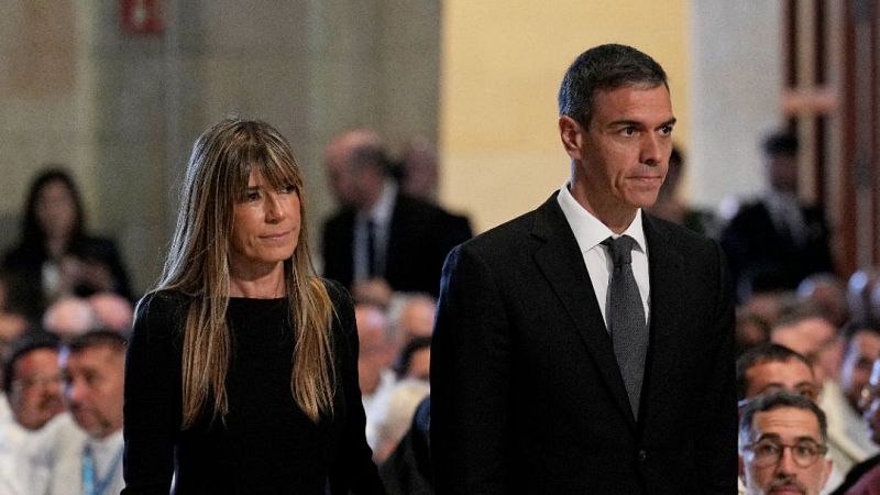 El juez Peinado cita a Begoña Gómez a una audiencia preliminar a la que tiene "obligación de comparecer"