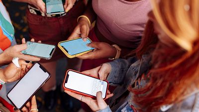 El Reino Unido prohibir� el uso de las redes sociales a los menores de 16 a�os.