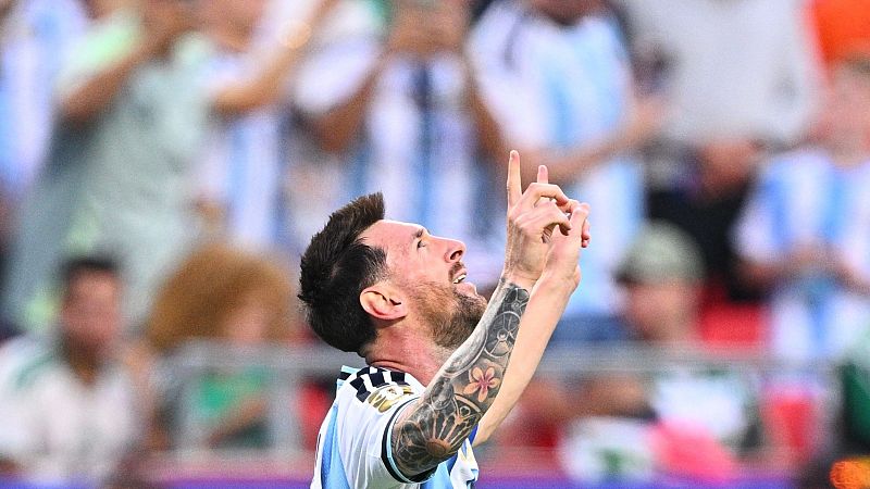 Messi sigue siendo 'D10S': hat trick histórico para igualar el récord de goles en mundiales en la victoria de Argentina