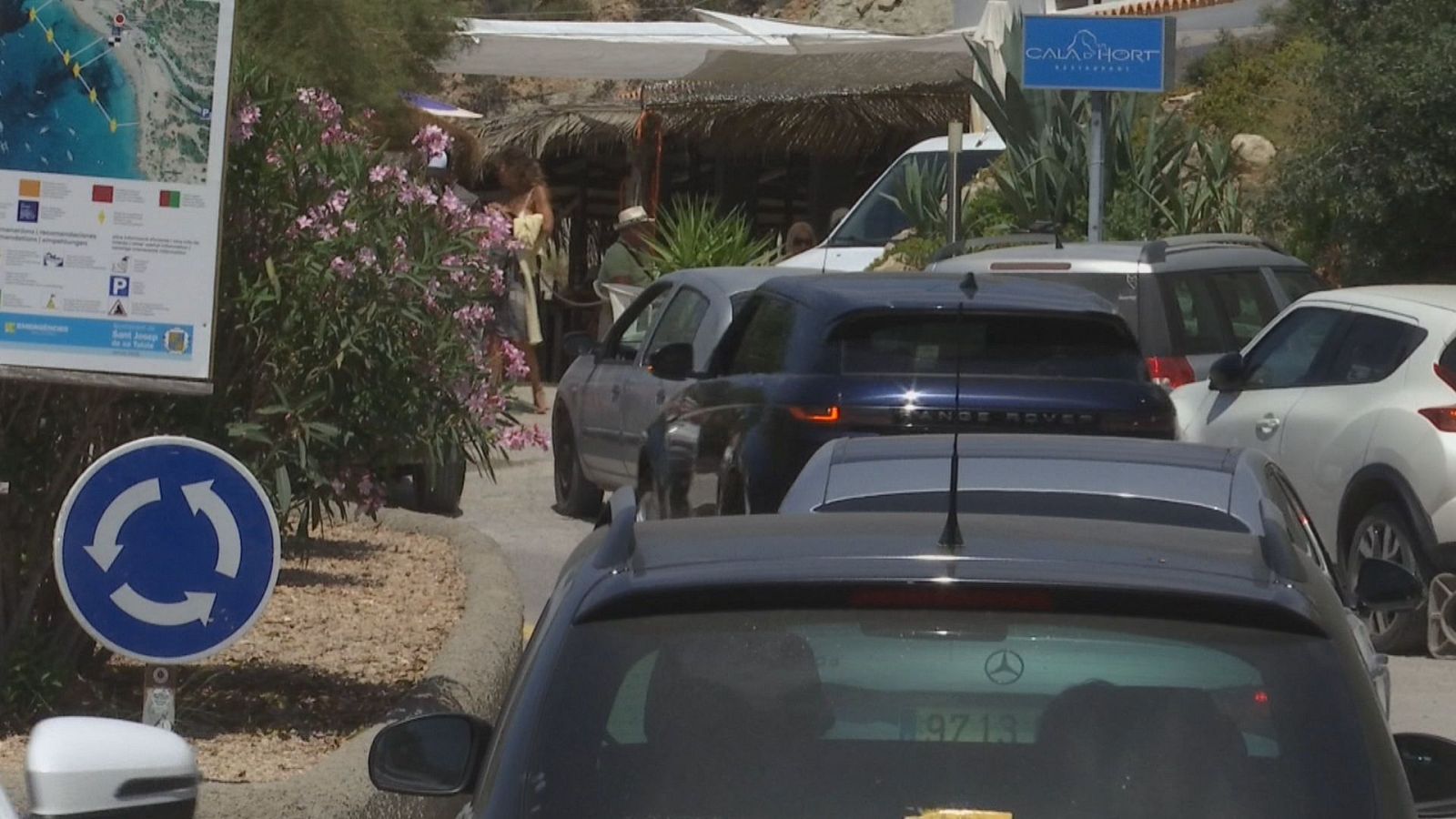 Problemes d'aparcament a Cala d'Hort
