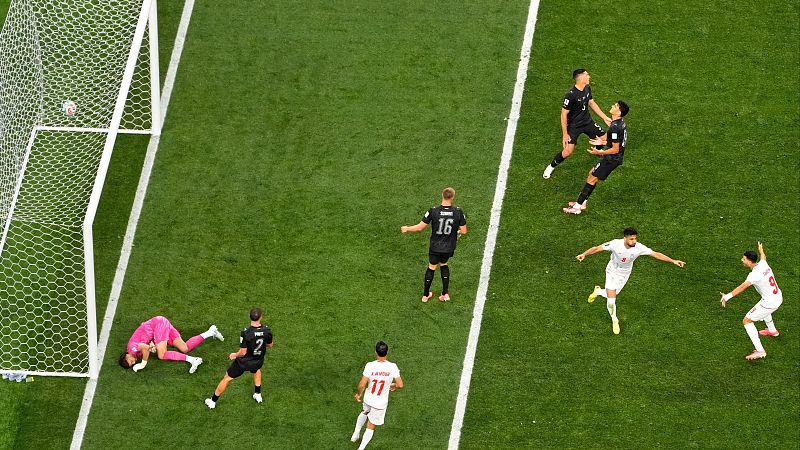 Irán evita la primera victoria mundialista de Nueva Zelanda en un partido que supera todas las expectativas