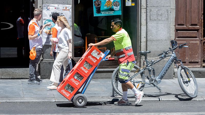 Los empresarios piden que la Seguridad Social asuma el coste de las bajas por enfermedad desde el primer día