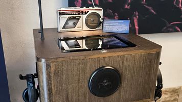 Radioc�psula instalada en el teatro Gayarre de Pamplona.