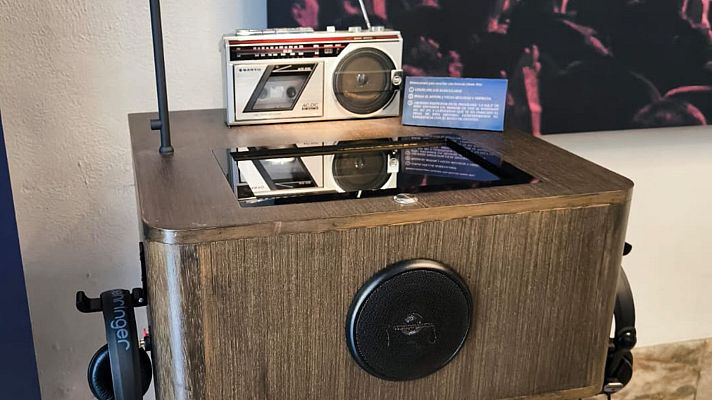 Radioc�psula instalada en el teatro Gayarre de Pamplona.