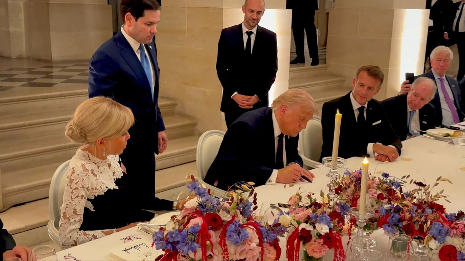 Acuerdo EE.UU.-Irán: Trump y Pezeshkian firman a distancia | Ver