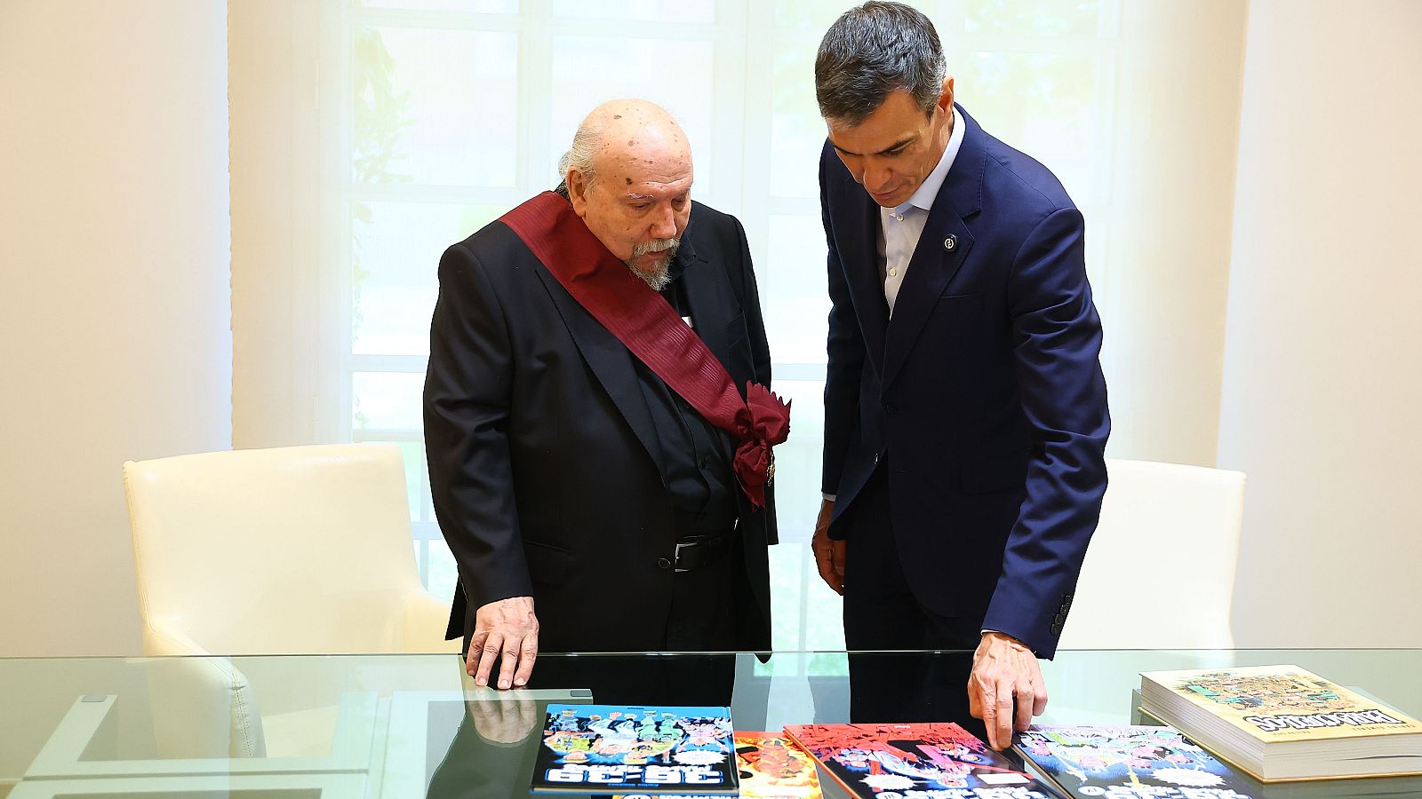 El historietista Carlos Gim�nez recibe la Gran Cruz de Alfonso X el Sabio