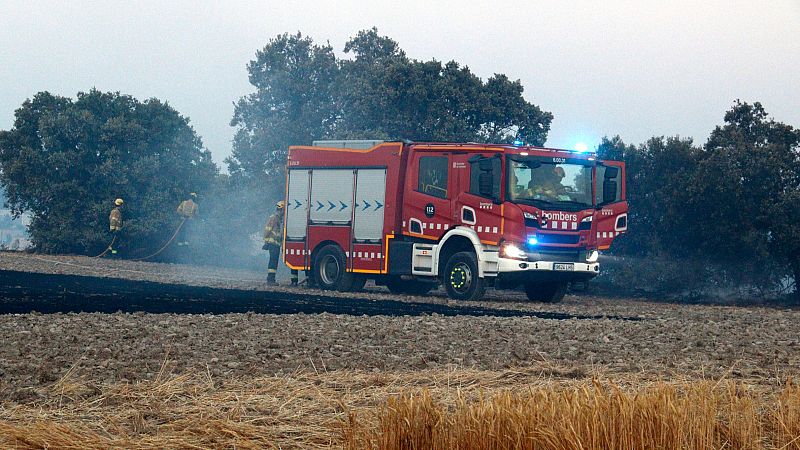 Màxima alerta per incendis amb fins a nou focs simultanis a Catalunya