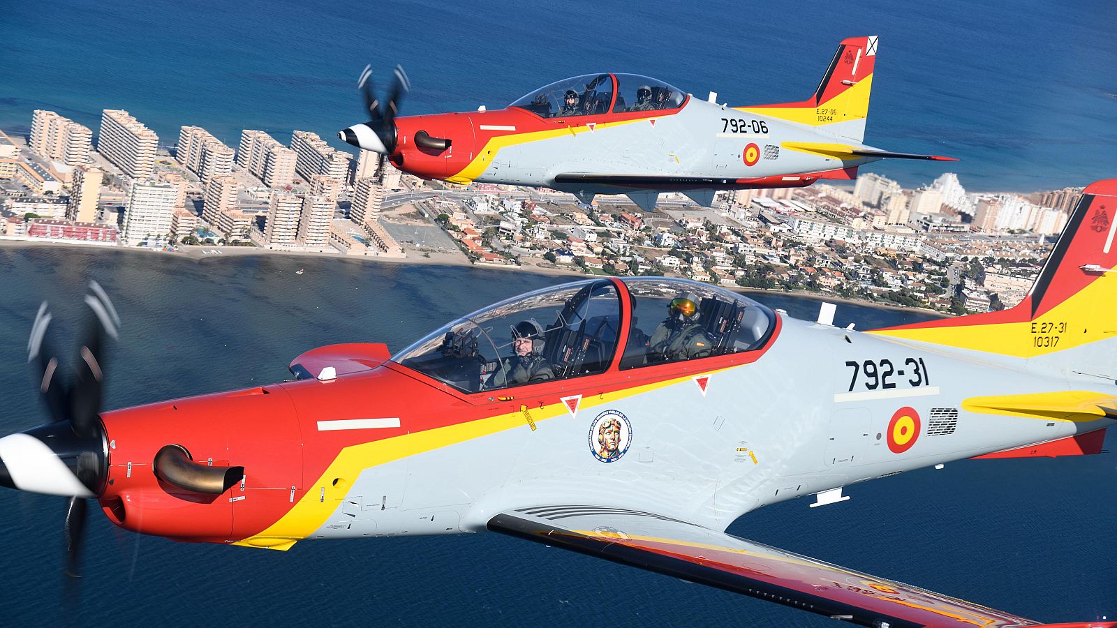 El rey y Leonor comparten un vuelo de instrucción