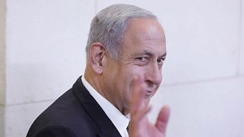El primer ministro israel�, Benjamin Netanyahu, reacciona mientras asiste a una audiencia en el Tribunal de Magistrados de Rishon Lezion, Israel