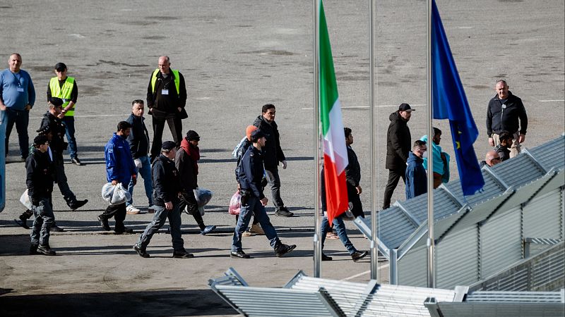 Hasta 19 países de la UE piden agilizar la creación de centros de migrantes en terceros países con la negativa de España