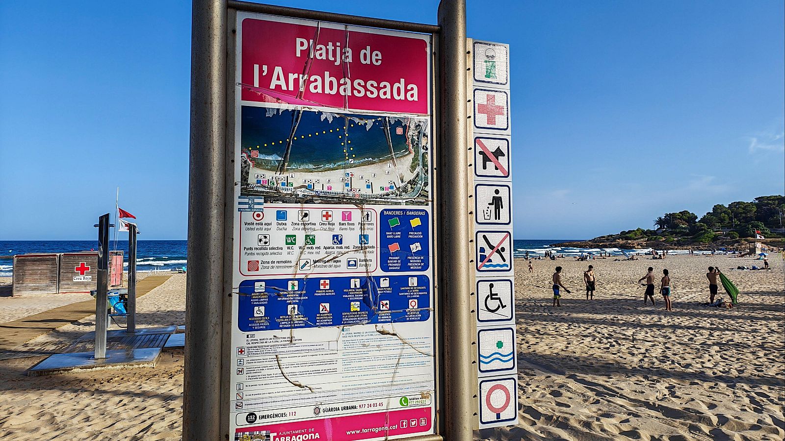Sube a dos la cifra de menores fallecidos que este viernes se ahogaron en una playa de Tarragona. | Ver