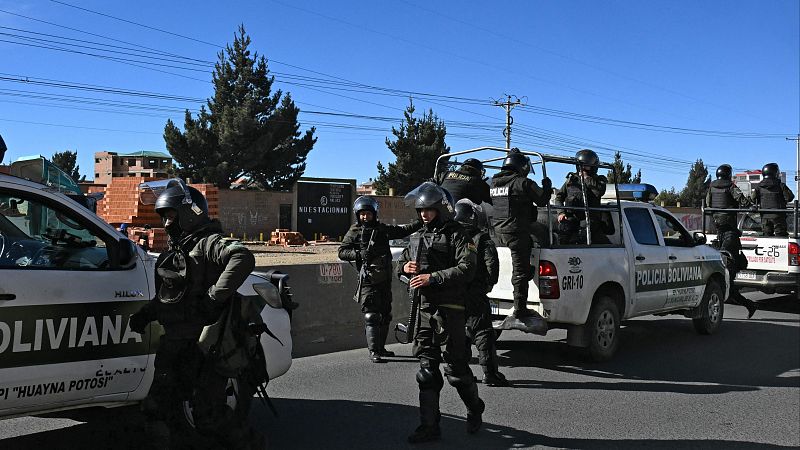 El presidente de Bolivia impone el estado de excepción "para liberar las carreteras del país" tras siete semanas de protestas