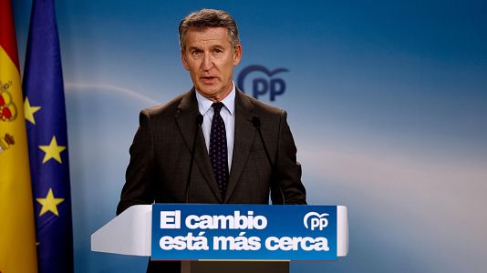 El l�der del PP, Alberto N��ez Feij�o, durante la rueda de prensa ofrecida este lunes