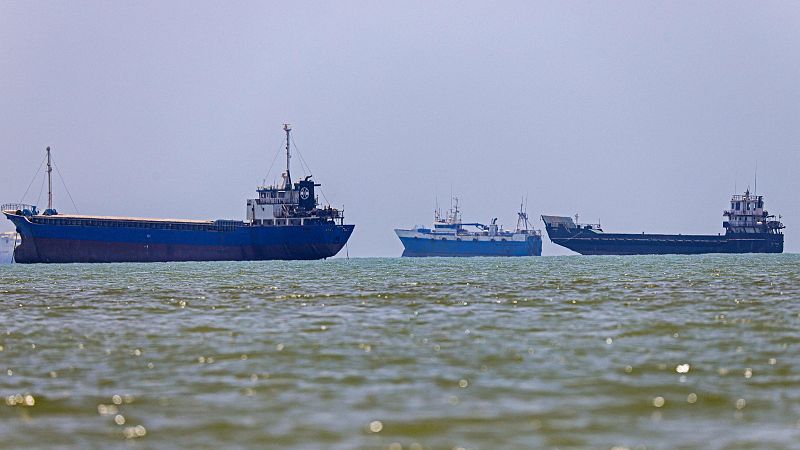 EE.UU. levanta las sanciones al petróleo iraní durante 60 días tras los avances en las negociaciones de paz con Teherán