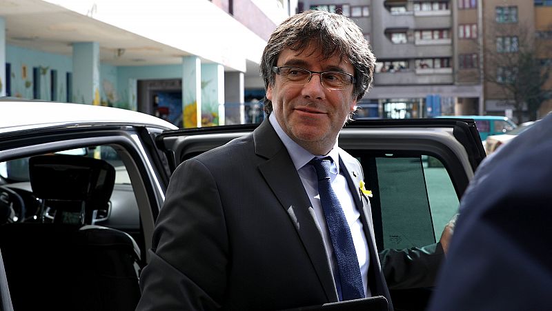 Fiscales alemanes y españoles planean reunirse en La Haya para hablar sobre Puigdemont