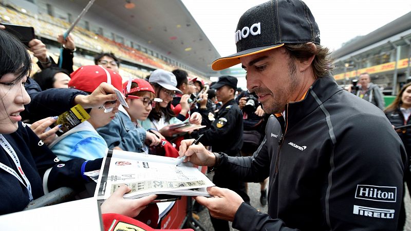 Alonso puede mejorar en China su 2017 en un circuito propicio para Mercedes