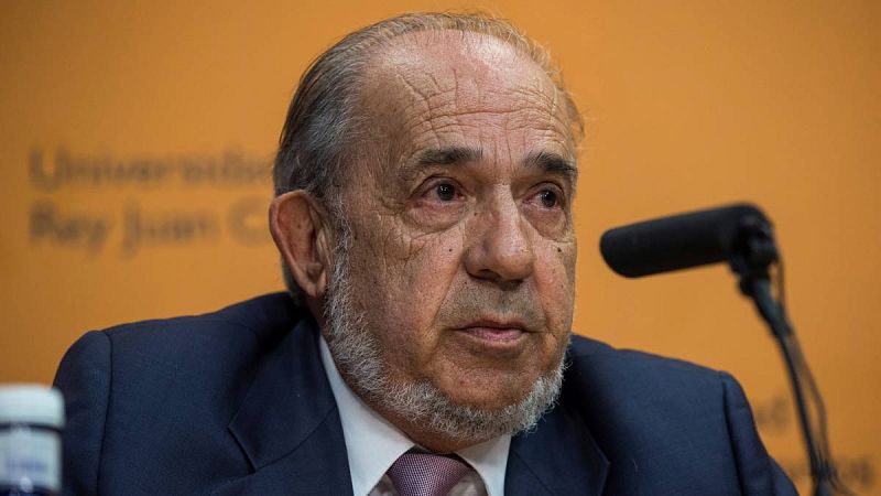 La URJC mantiene el título a Cifuentes hasta que haya sentencia y suspende al director del máster