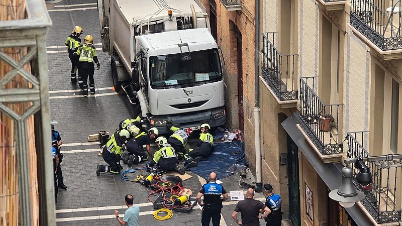 Muere una persona y dos resultan heridas muy graves tras ser atropelladas por un camión de la basura en Pamplona