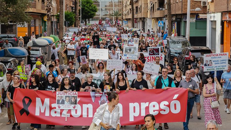 Víctimas de la dana se manifiestan en Paiporta, zona cero de la tragedia, para pedir que Mazón deje de ser aforado